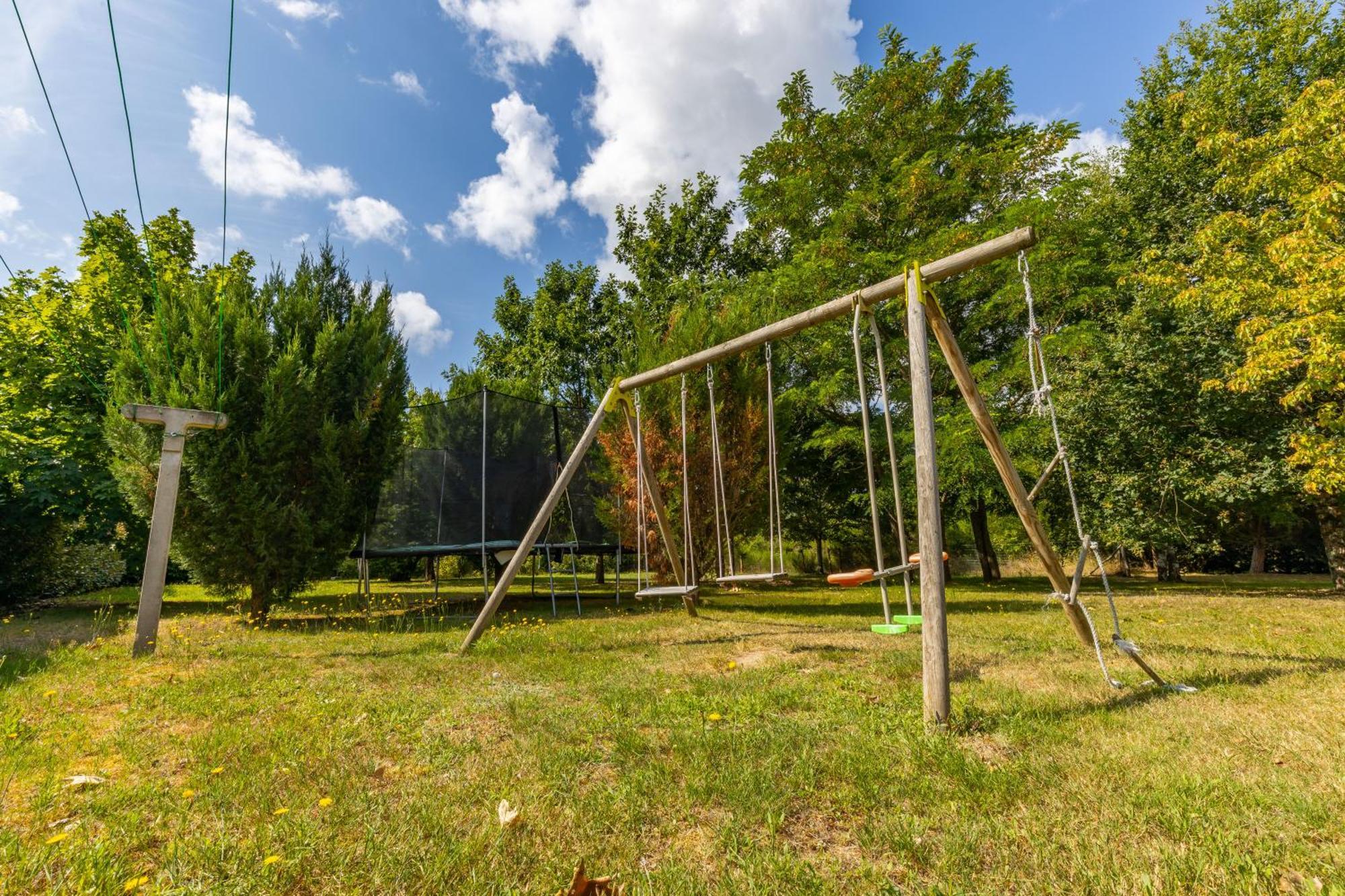 L'Atelier Des Reves, Maison Avec Piscine Privee Meusnes Bagian luar foto